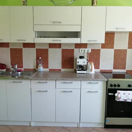 Apartment Erzsebet Apartman *