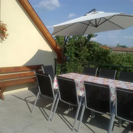 Erzsebet Apartman Apartment Balatonlelle