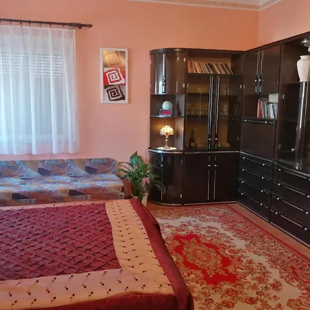 Erzsebet Apartman *